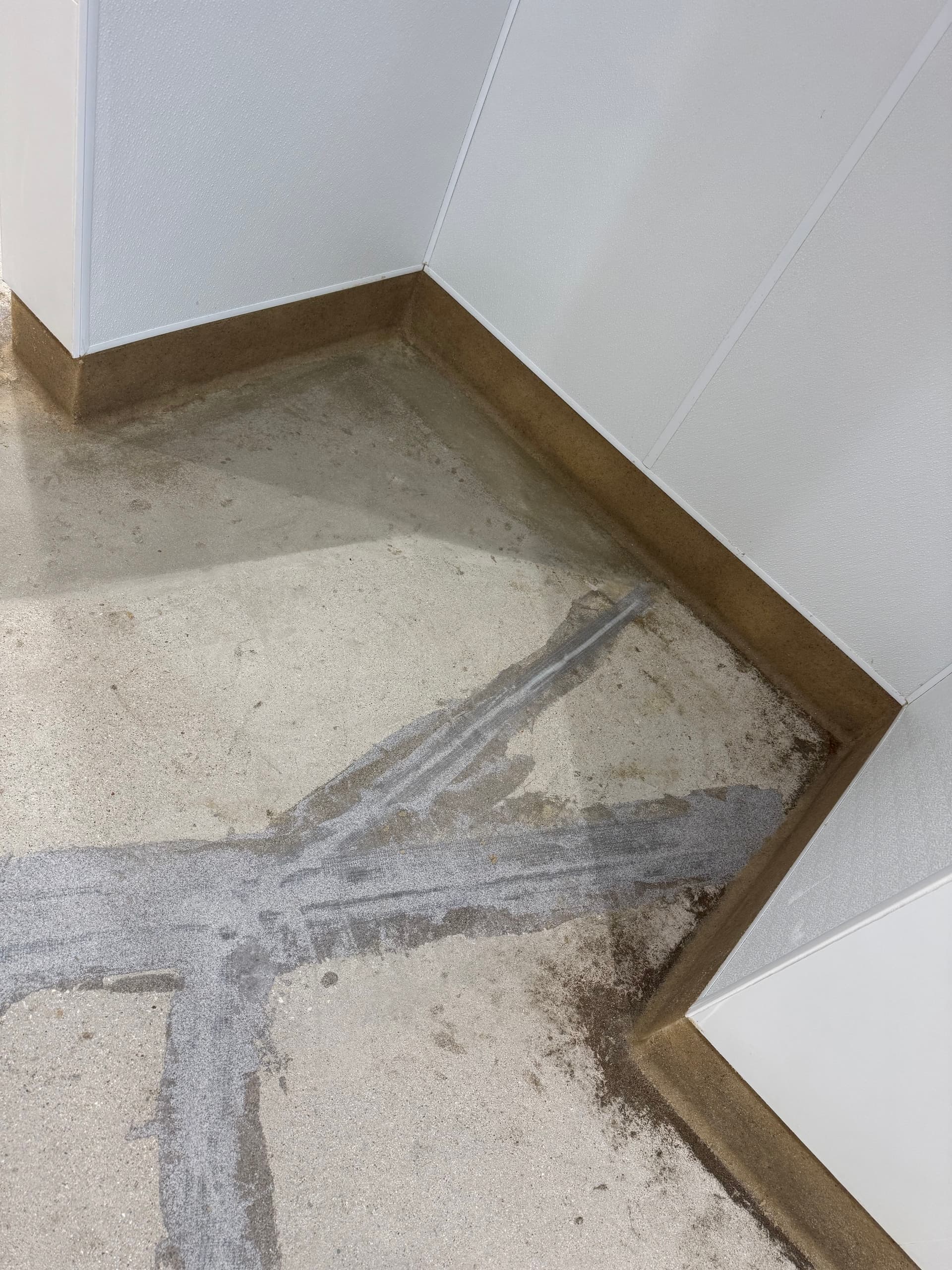 Cove Troweling for Seamless Transitions