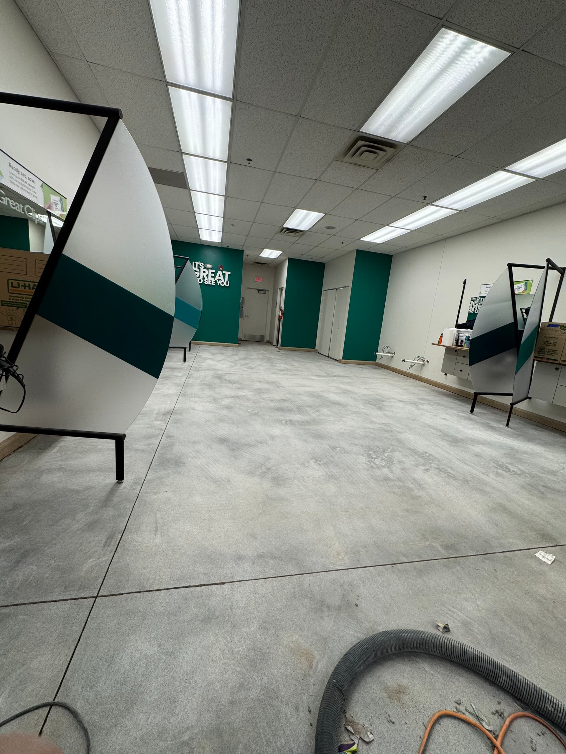 Gallery photos for Installing a Moisture Barrier for Perfect LVP Results: Image #1